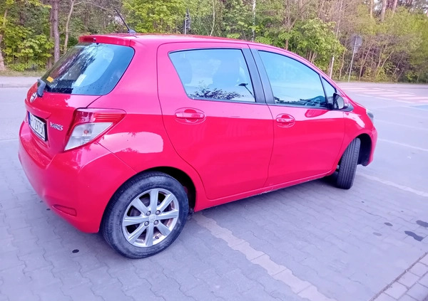 Toyota Yaris cena 27900 przebieg: 112700, rok produkcji 2014 z Piaseczno małe 106